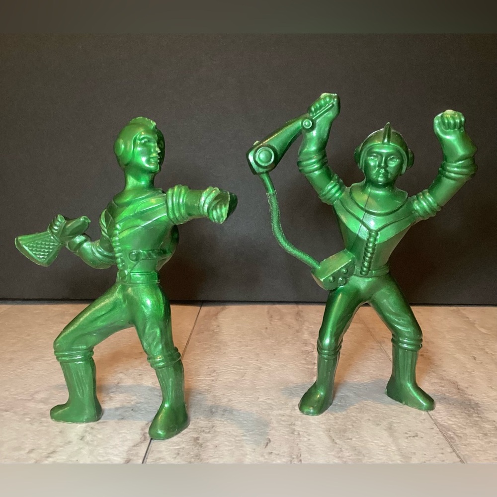 Pair of Archer Toy Company Vintage Spacemen, Circa 50’s-60’s. 4”